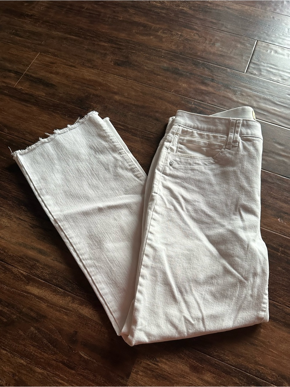 Democracy White Raw-Hem Cropped Jeans
